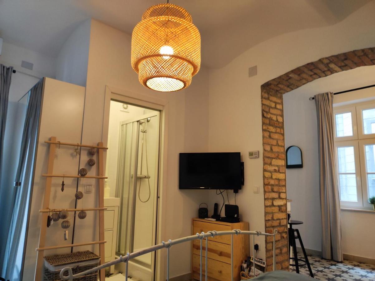 Studio Apartment Frano 萨格勒布 外观 照片